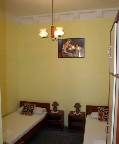 Katja Room (2)