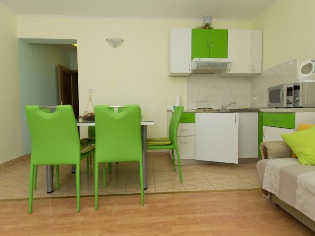 Apartments Penić - Castle stafilic (4+2) near Trogir