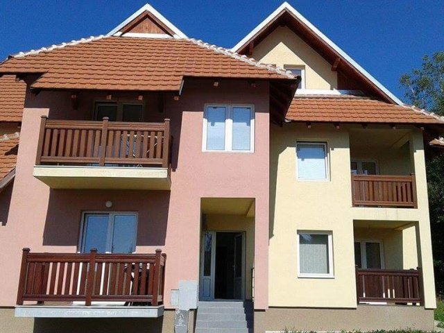 Appartamenti a Zlatibor comodamente nel centro (2 + 2)