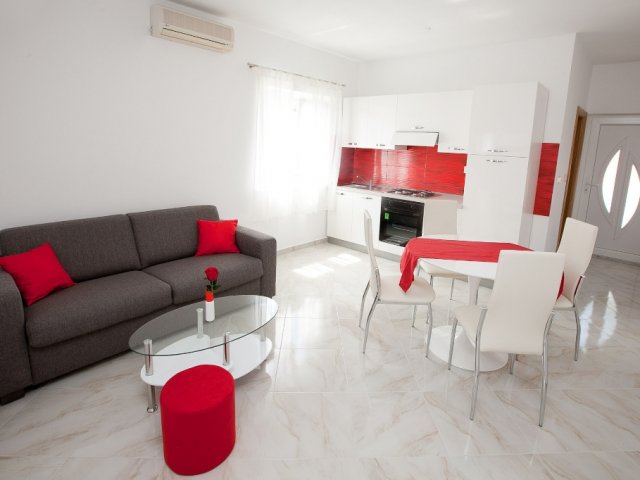 Appartamenti M.T.V. - Zadar, Arbanasi appartamento Rosso (2+2)